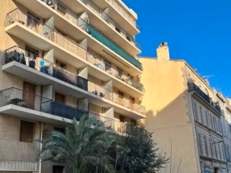 place moto / scooter - parking sécurisé st-charles