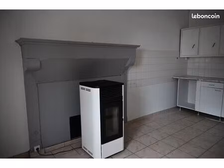 location située dans un village près de chauvigny