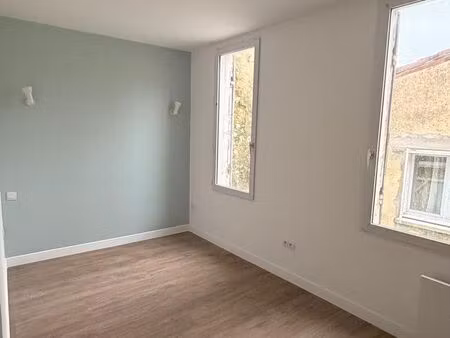 studio 23m2 refait à neuf - centre de saintes