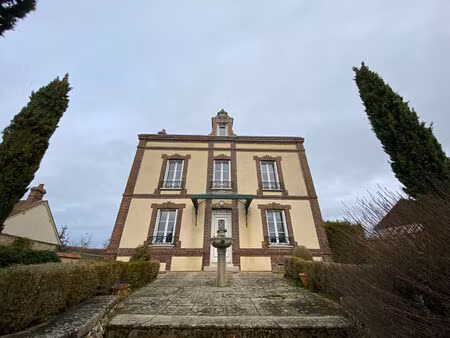 maison de maître à louer à mesnils-sur-iton