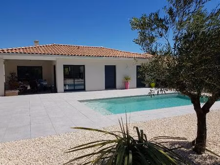 villa avec maison d'amis et piscine