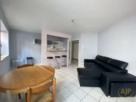 à louer - t2 meublé 38.56m² avec place de parking