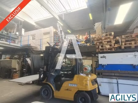 a vendre : entrepôt avec bureaux à savigny-le-temple à proximité de l'a5. idéale pme et pm