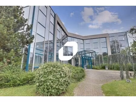 a louer  bureaux dans un parc de standing