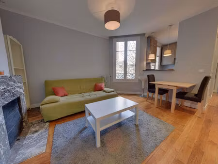 location appartement 2 pièces  39.06m²  montreuil