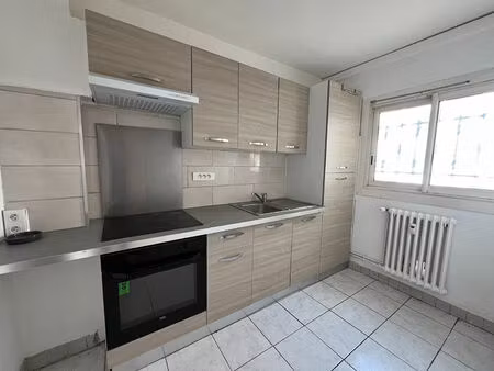 location appartement 3 pièces  48.27m²  toulouse