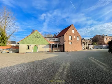 commercieel te koop in zottegem met 4 slaapkamers