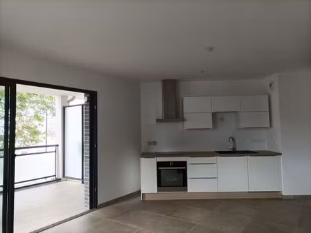 location appartement 3 pièces 75 m² à chabeuil (26120)