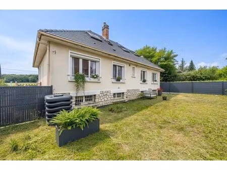 maison de 6 pièces de 140 m2 en vente à plaisir