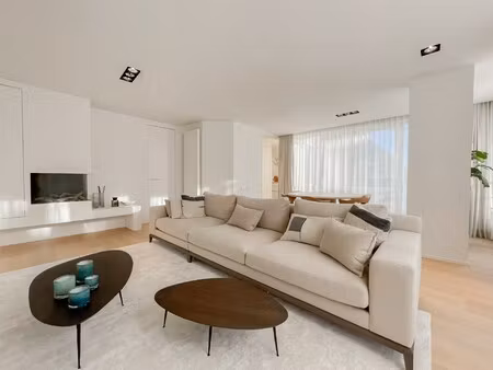 appartement te koop in knokke-heist met 3 slaapkamers