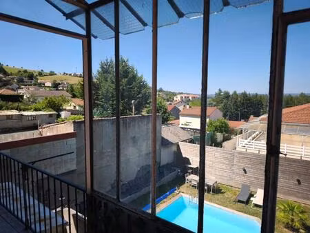 maison en pierre  4 niveaux  90 m² de jardin + dépendances