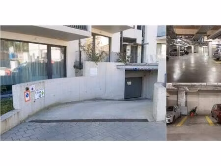 parking à louer à forest (vbd82027)