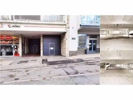 parking à louer à forest (vbd81985)