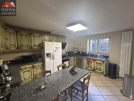 ensemble immobilier au coeur du village