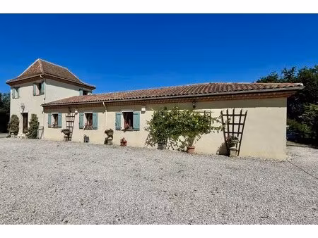 maison vue montagnes & campagne  piscine  proche de marciac-ideal b&b