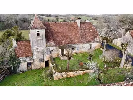 corps de ferme 7 bâtiments - 5.8ha de terrain - à rénover