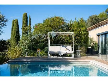 villa contemporaine avec jardin et piscine au calme