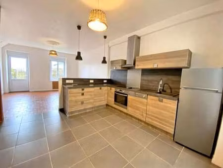 vente maison à port-brillet (53410) : à vendre / 66m² port-brillet