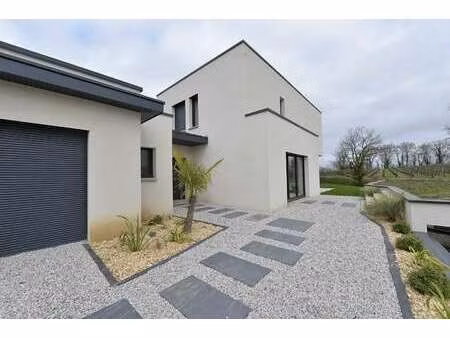 vente maison à juigne-sur-loire (49610) : à vendre / 168m² juigne-sur-loire