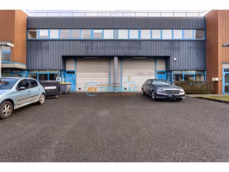 location local commercial