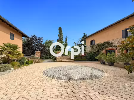 vente ferme 7 pièces 283.65 m² à haute-rivoire (69610)  520 000 €