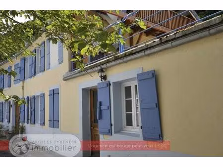 barèges centre ville : maison ancienne rénovée 280 m2 jardin appartement indépendant t2