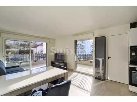 appartement t3 (studio + t2) à 3 min à pieds de la douane et des tpg
