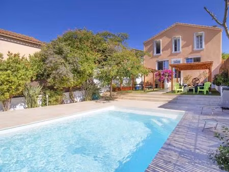 maison de 8 pièces de 179 m² à la seyne-sur-mer