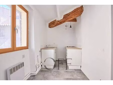 off real estate - sandrine diouf