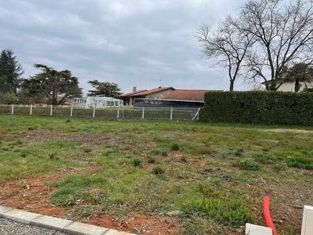 terrain constructible viabilisé à vendre