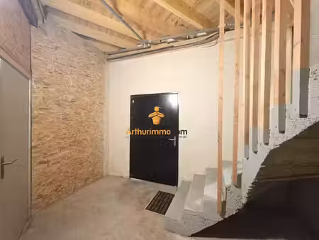 ensemble immobilier : hangar libre d’ocupant + appartement t2 loué