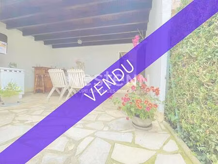 charmante maison en pierre meulière avec cheminée  grand jardin et cuisine d'été à...