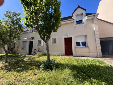 maison 4 pièces de 84m2 avec garage et petit jardin