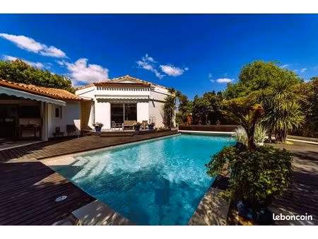 villa d'architecte d'exception avec studio indépendant