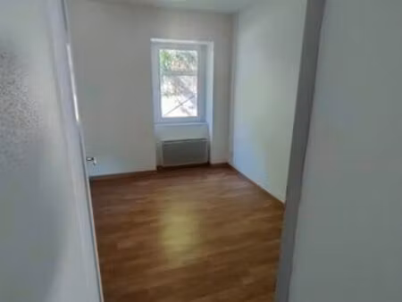 jolie appartement f2 entièrement refait à neuf