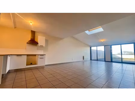 location duplex 4 pièces 97 m² à la tour-de-salvagny (69890)  1 495 €