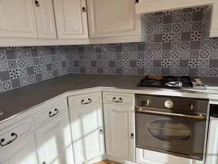 location maison 6 pièces 163 m² à charmes-sur-rhône (07800)  1 550 €