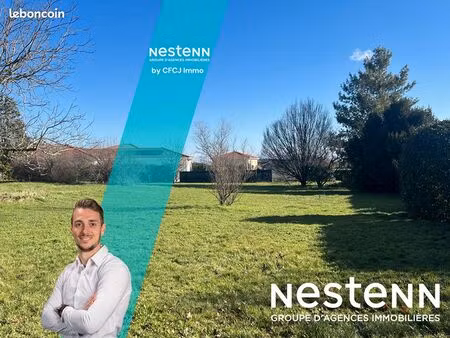 terrain 700 m² beauvallon