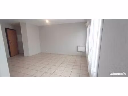 t1 + garage bron centre