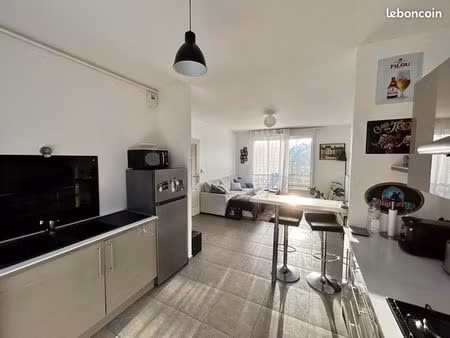 appartement t2  46 m2  2 terrasses et place de parking . cagny-boves