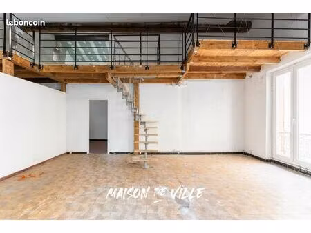 loft/atelier/surface 3 pièces 65 m²