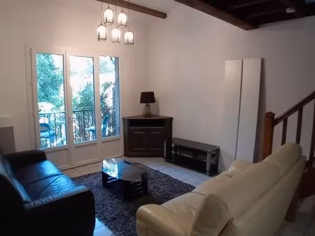 apt meuble avec 1 place parking