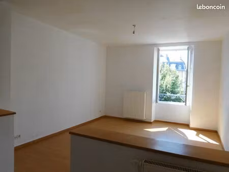 app. à louer 57m2/645 ch. comprises