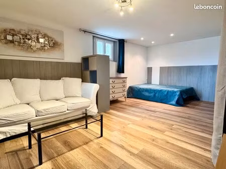 particulier loue grand studio avec extérieur dans villa privée individuelle