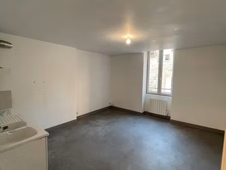 location appartement t2 centre saint-céré