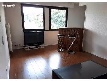 studio 1 pièce 31 m²