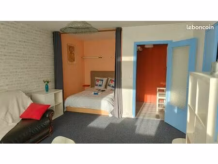 location studio meublé