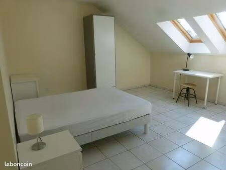 studio 1 pièce 30 m²