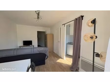 studio 1 pièce 27 m²