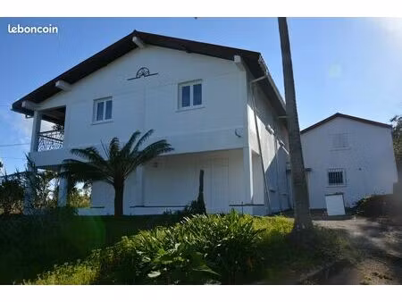 a louer f2 et f4 tan rouge